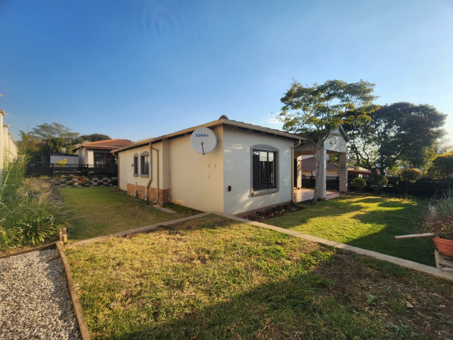 To Let 2 Bedroom Property for Rent in Paulshof Gauteng