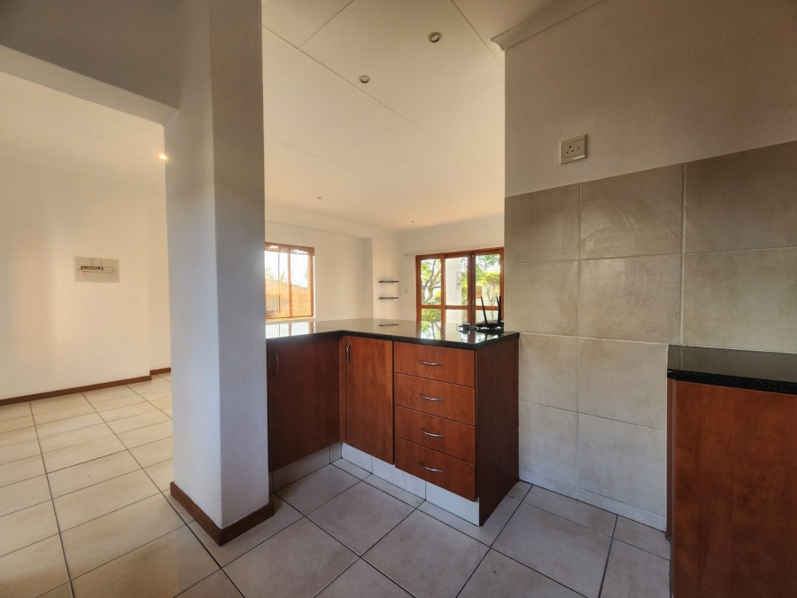 To Let 2 Bedroom Property for Rent in Paulshof Gauteng