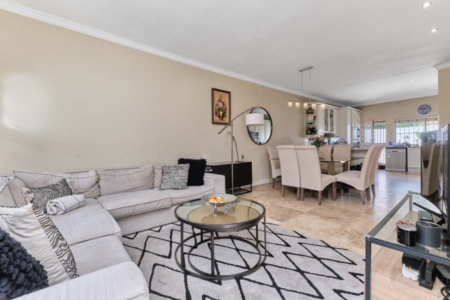 2 Bedroom Property for Sale in Gallo Manor Gauteng