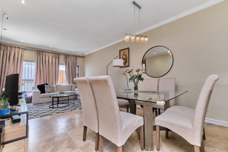 2 Bedroom Property for Sale in Gallo Manor Gauteng