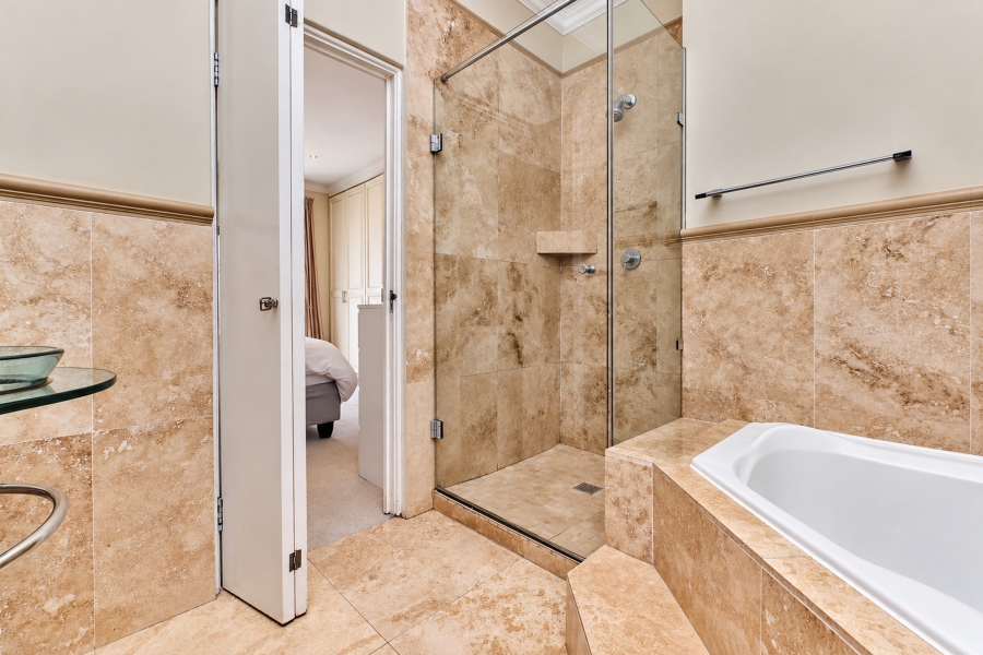 2 Bedroom Property for Sale in Gallo Manor Gauteng