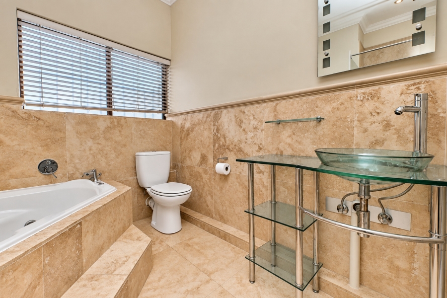 2 Bedroom Property for Sale in Gallo Manor Gauteng