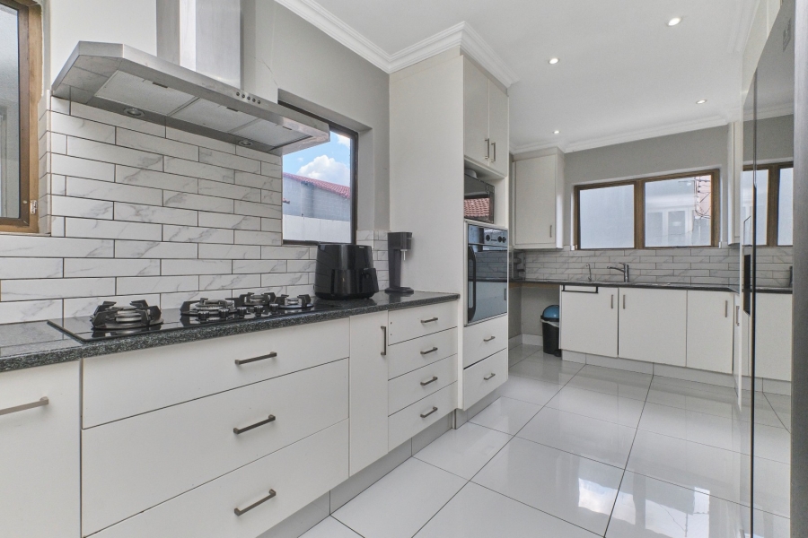 3 Bedroom Property for Sale in Sandown Gauteng