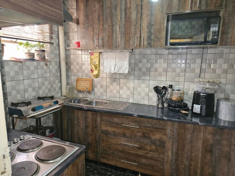 2 Bedroom Property for Sale in Berea Gauteng