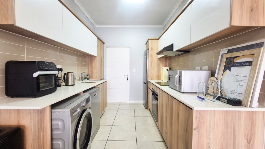 1 Bedroom Property for Sale in Modderfontein Gauteng