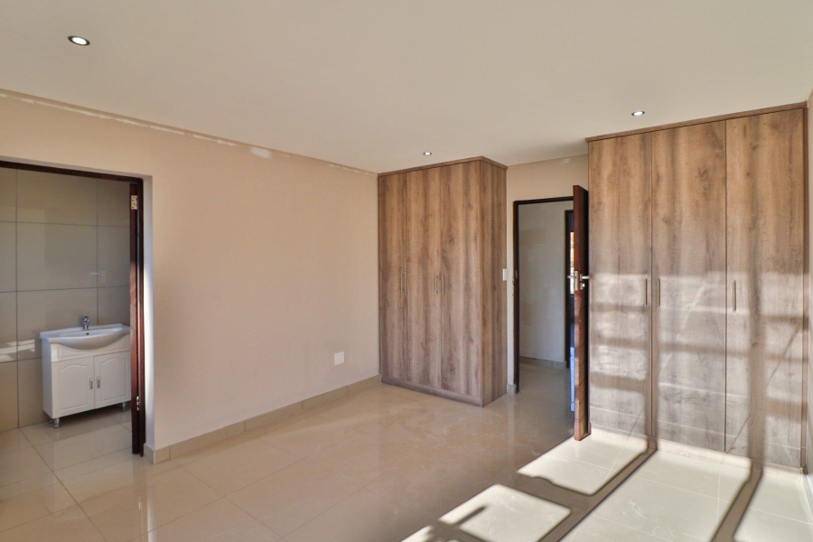 To Let 2 Bedroom Property for Rent in Berario Gauteng