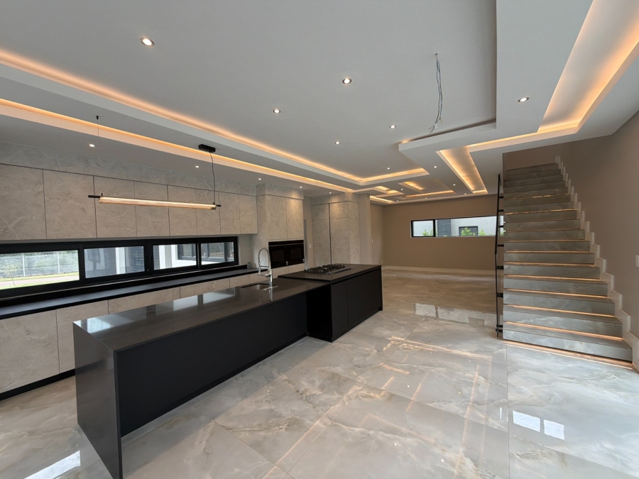 5 Bedroom Property for Sale in Eye of Africa Gauteng