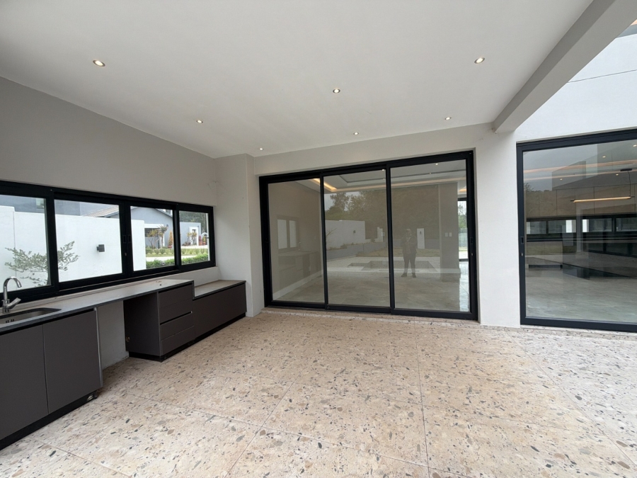 5 Bedroom Property for Sale in Eye of Africa Gauteng