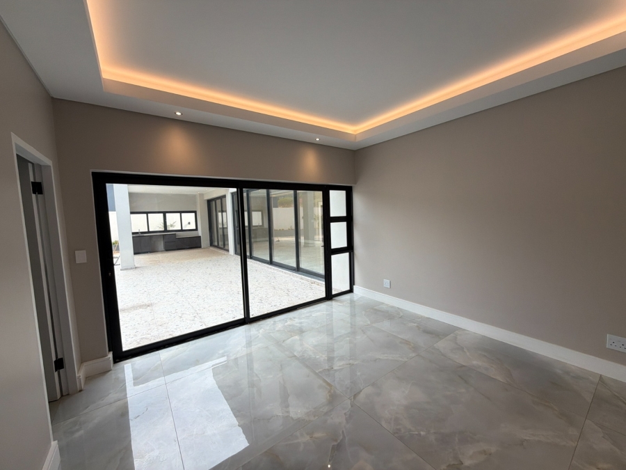 5 Bedroom Property for Sale in Eye of Africa Gauteng