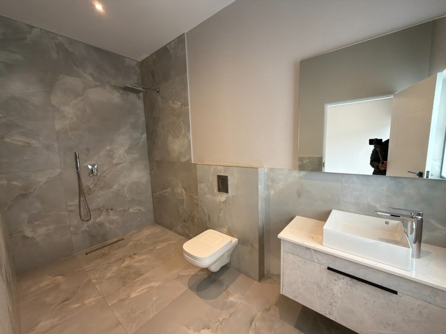 5 Bedroom Property for Sale in Eye of Africa Gauteng
