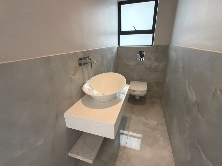 5 Bedroom Property for Sale in Eye of Africa Gauteng