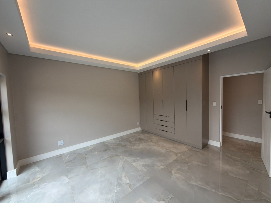 5 Bedroom Property for Sale in Eye of Africa Gauteng