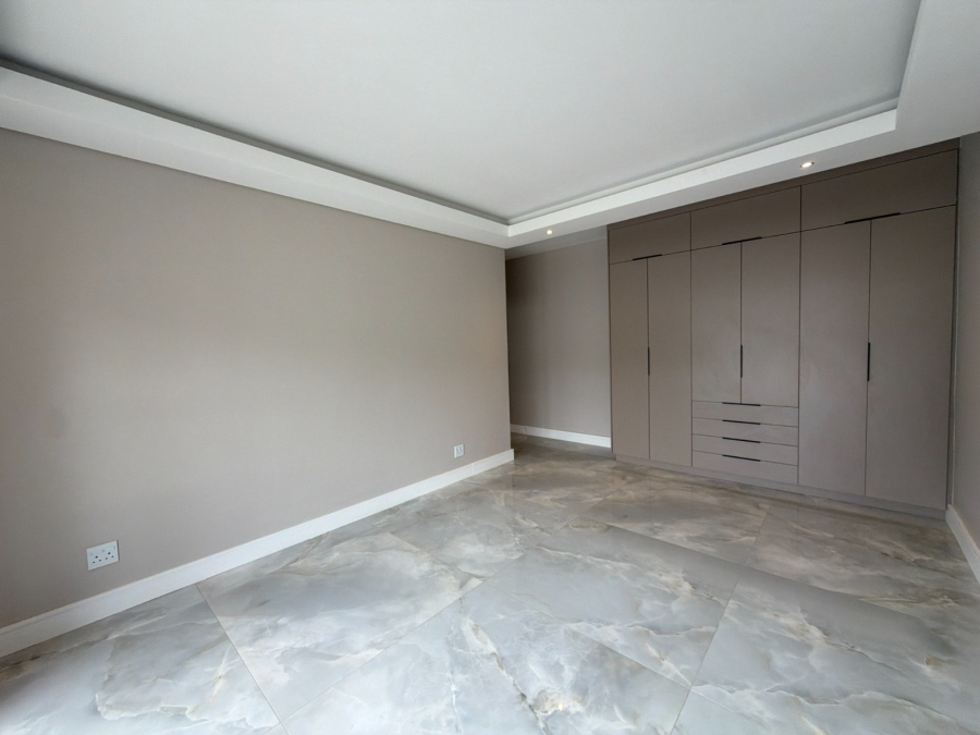 5 Bedroom Property for Sale in Eye of Africa Gauteng