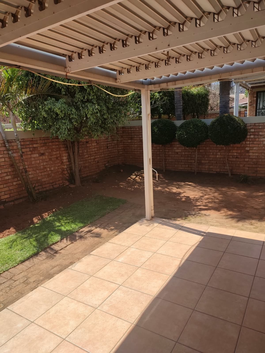3 Bedroom Property for Sale in Honeydew Grove Gauteng
