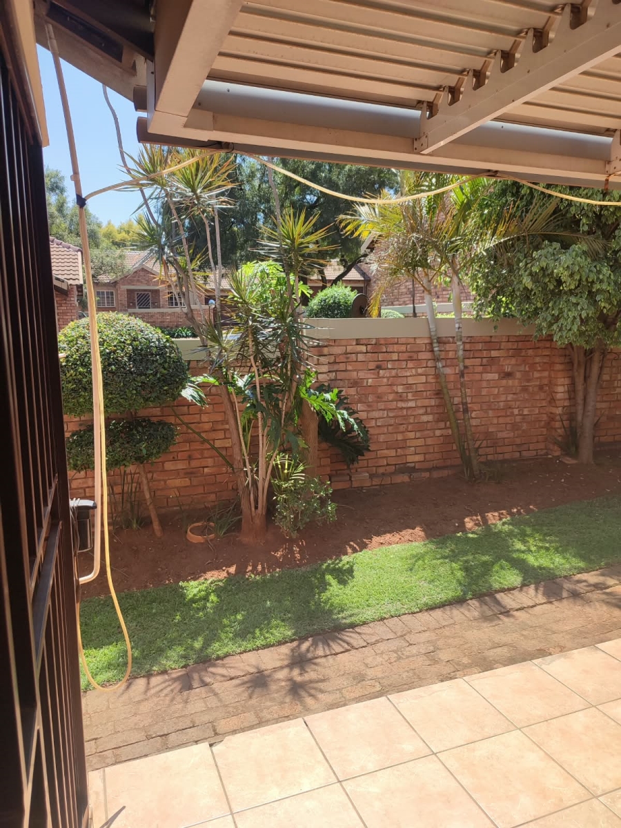 3 Bedroom Property for Sale in Honeydew Grove Gauteng