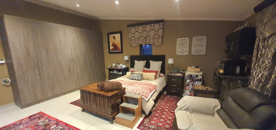 4 Bedroom Property for Sale in Kenmare Gauteng