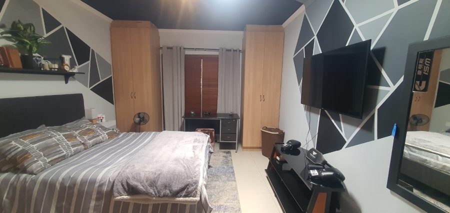4 Bedroom Property for Sale in Kenmare Gauteng