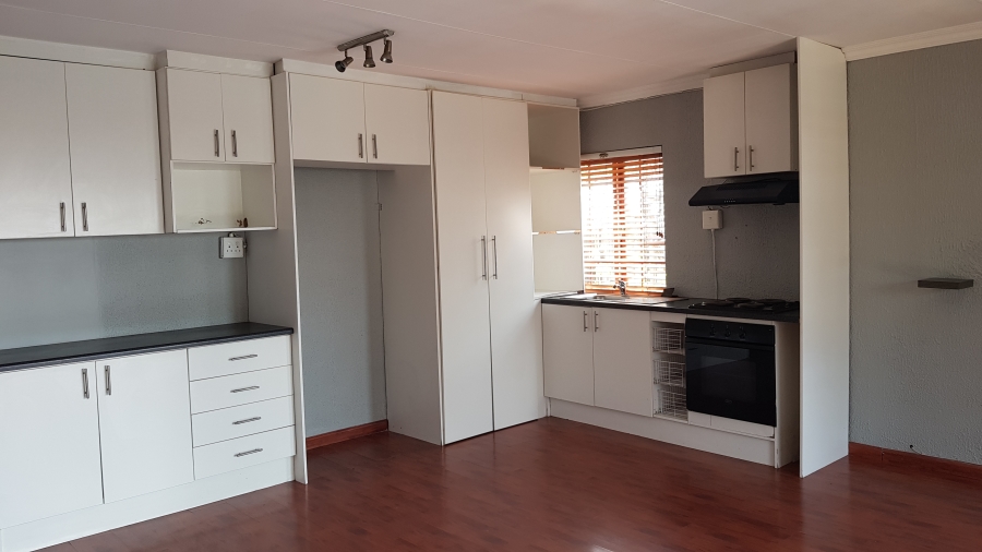 To Let 1 Bedroom Property for Rent in Greymont Gauteng