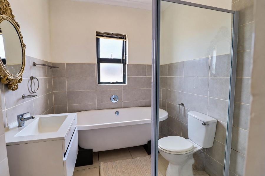 3 Bedroom Property for Sale in Thatchfield Estate Gauteng
