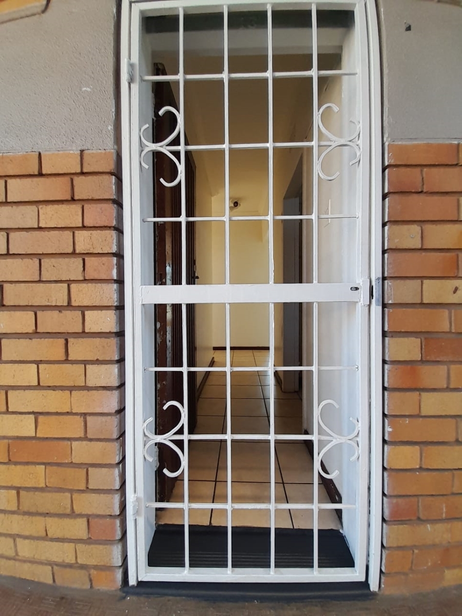 To Let 1 Bedroom Property for Rent in Randhart Gauteng