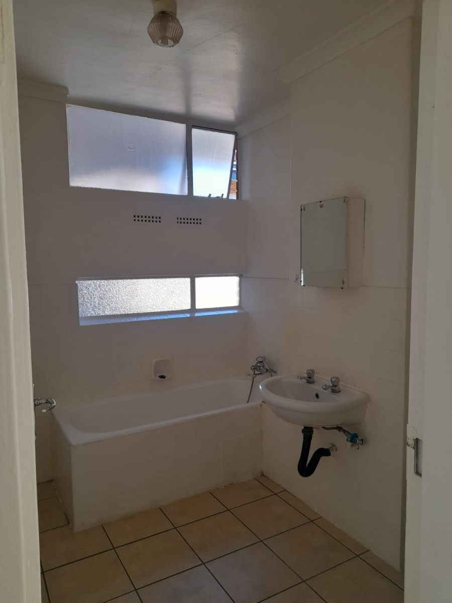 To Let 1 Bedroom Property for Rent in Randhart Gauteng