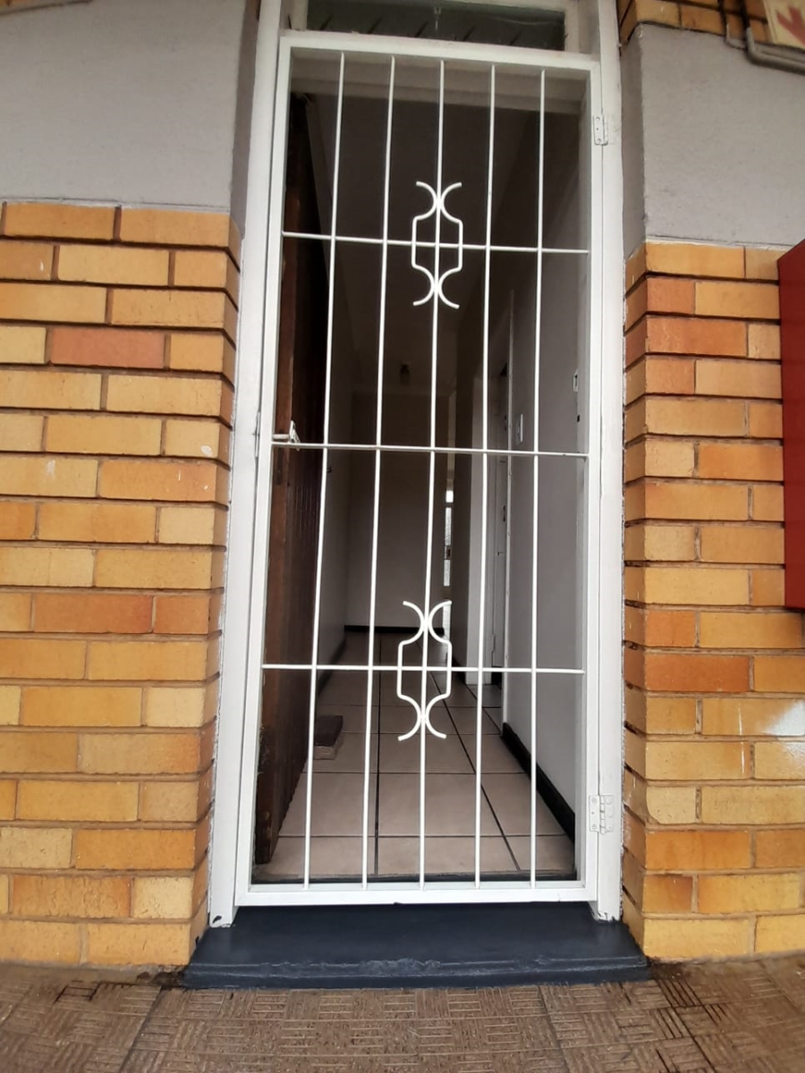 To Let 1 Bedroom Property for Rent in Randhart Gauteng