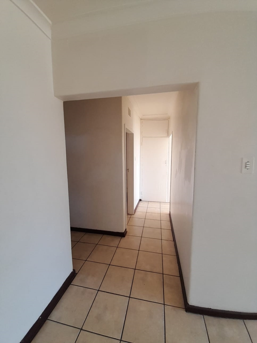 To Let 1 Bedroom Property for Rent in Randhart Gauteng
