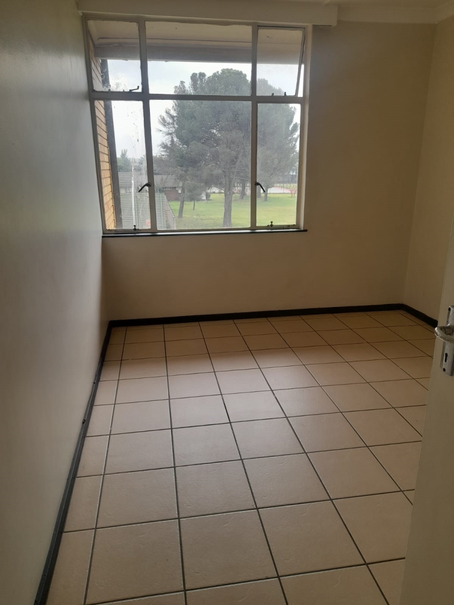 To Let 1 Bedroom Property for Rent in Randhart Gauteng