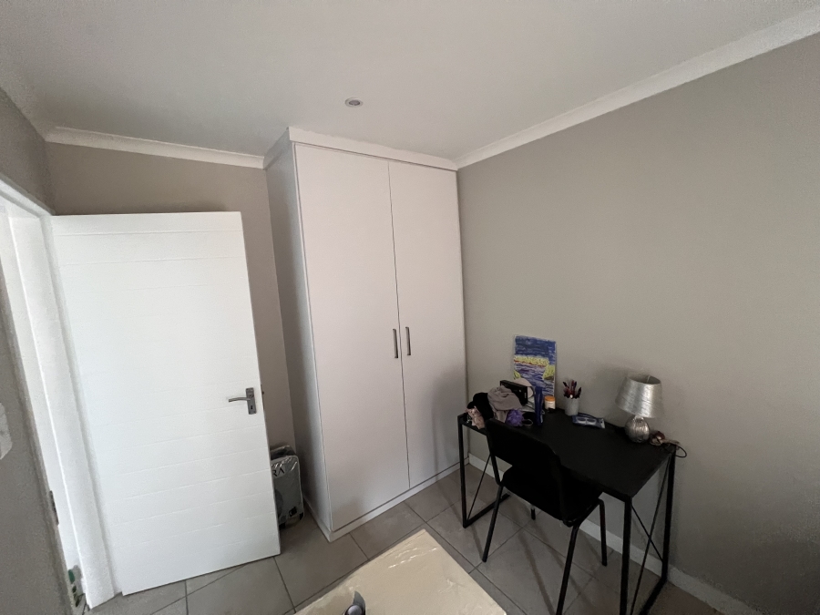 To Let 2 Bedroom Property for Rent in Albertsdal Gauteng
