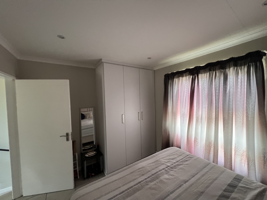 To Let 2 Bedroom Property for Rent in Albertsdal Gauteng