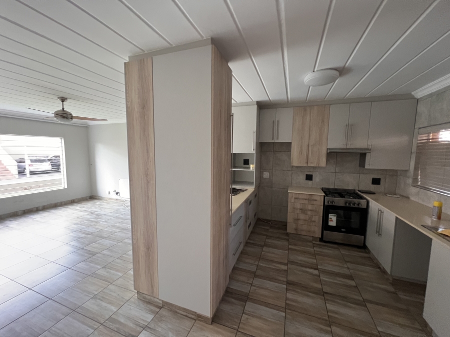 To Let 2 Bedroom Property for Rent in Randhart Gauteng