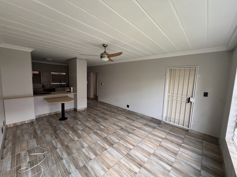 To Let 2 Bedroom Property for Rent in Randhart Gauteng