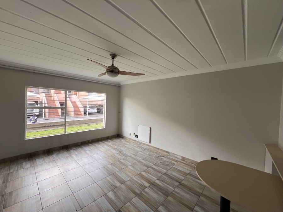 To Let 2 Bedroom Property for Rent in Randhart Gauteng