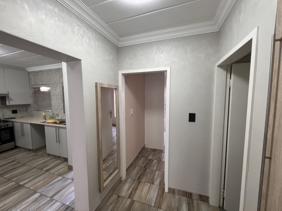 To Let 2 Bedroom Property for Rent in Randhart Gauteng