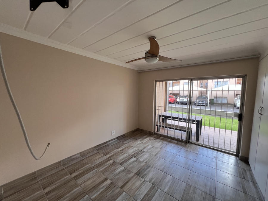 To Let 2 Bedroom Property for Rent in Randhart Gauteng