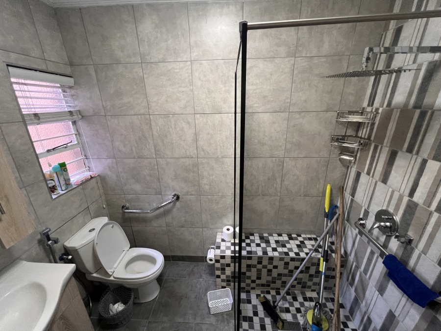 To Let 2 Bedroom Property for Rent in Randhart Gauteng