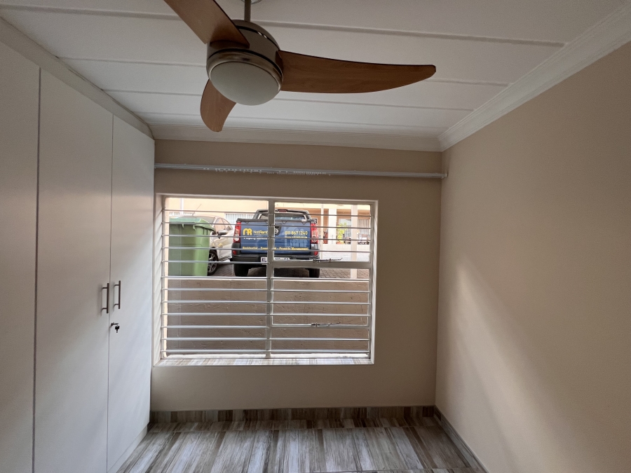 To Let 2 Bedroom Property for Rent in Randhart Gauteng