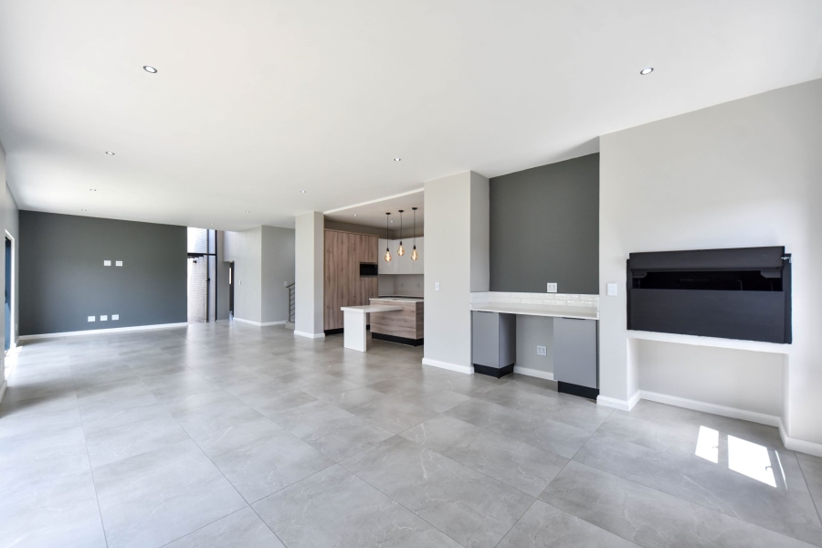 5 Bedroom Property for Sale in Fountainbrook Estate Gauteng