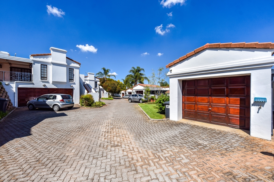 2 Bedroom Property for Sale in Erasmuskloof Gauteng