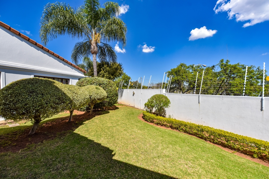 2 Bedroom Property for Sale in Erasmuskloof Gauteng
