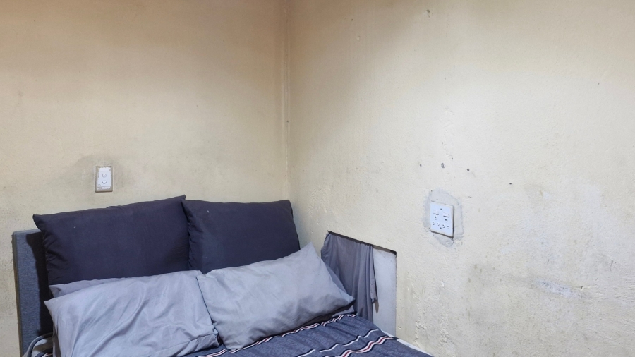 6 Bedroom Property for Sale in Birch Acres Gauteng