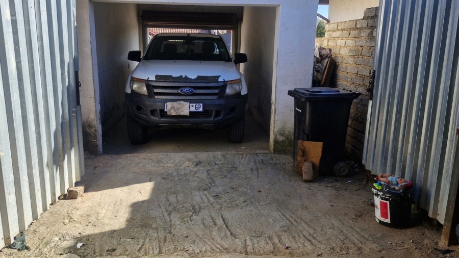 6 Bedroom Property for Sale in Birch Acres Gauteng