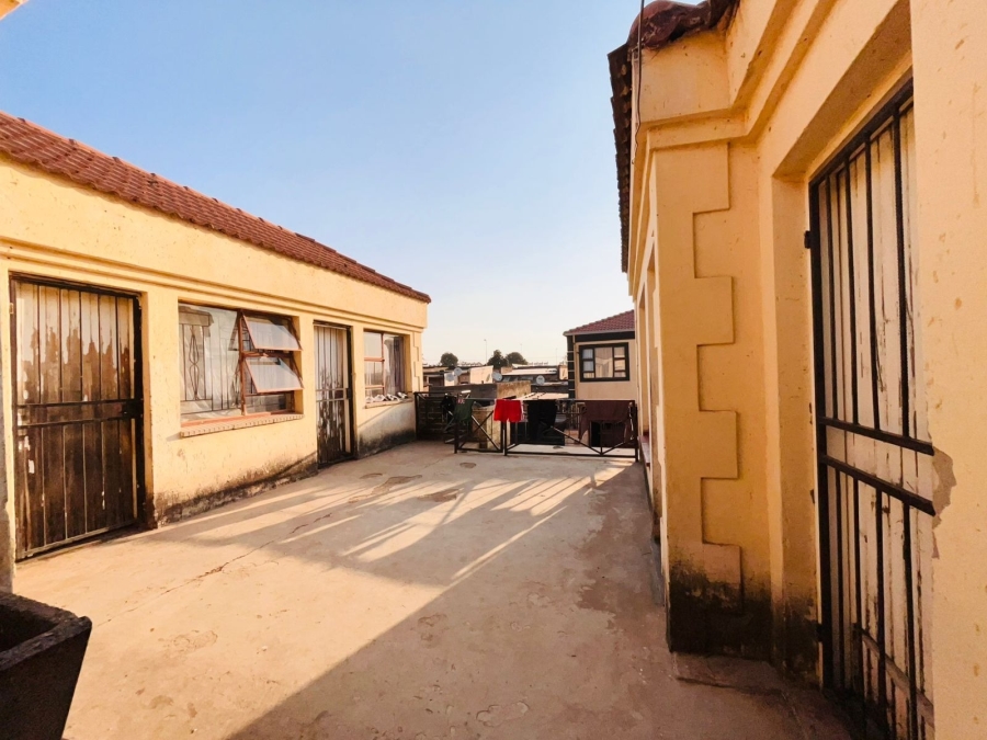 13 Bedroom Property for Sale in Ehlanzeni Gauteng