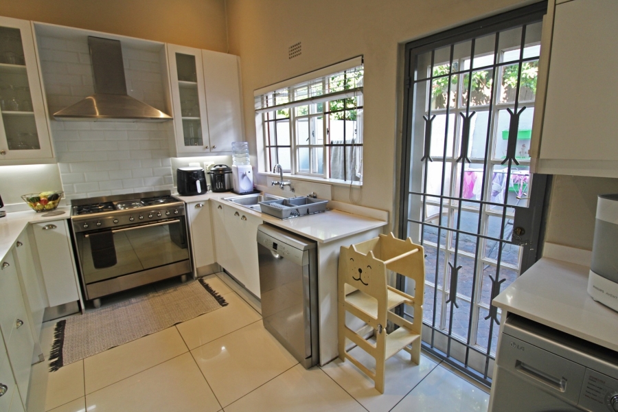 To Let 3 Bedroom Property for Rent in Bryanston Gauteng