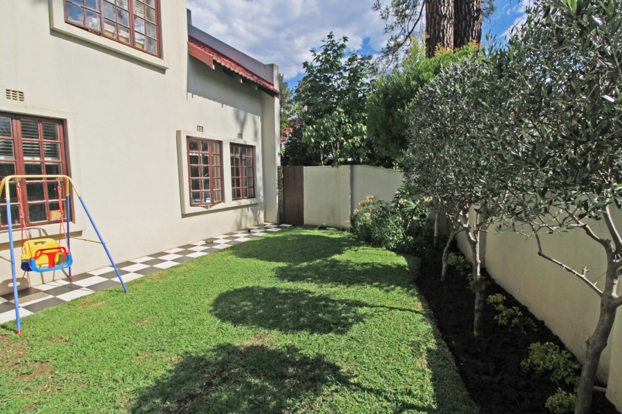 To Let 3 Bedroom Property for Rent in Bryanston Gauteng