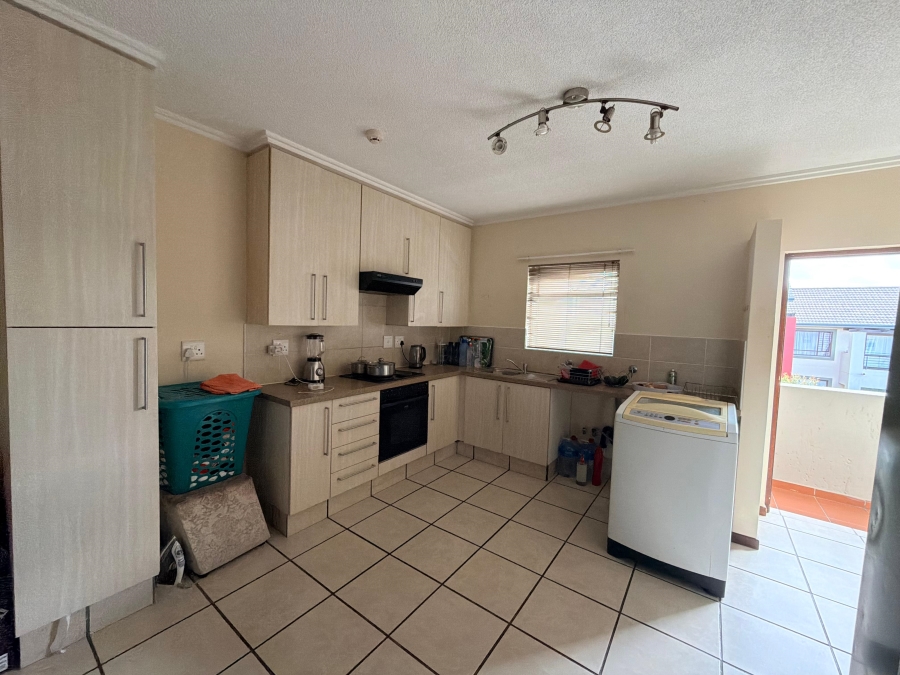 To Let 2 Bedroom Property for Rent in Lonehill Gauteng
