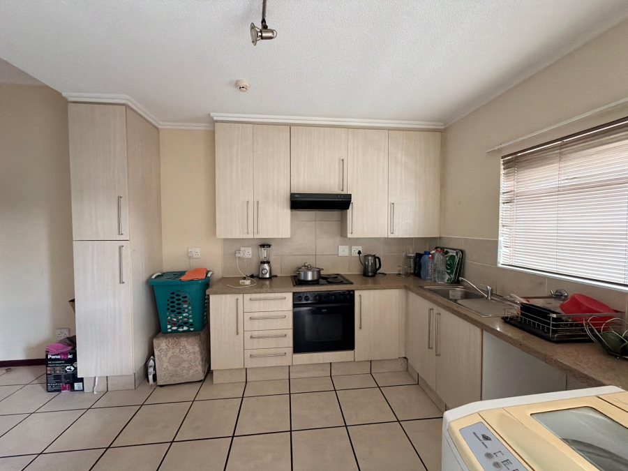 To Let 2 Bedroom Property for Rent in Lonehill Gauteng