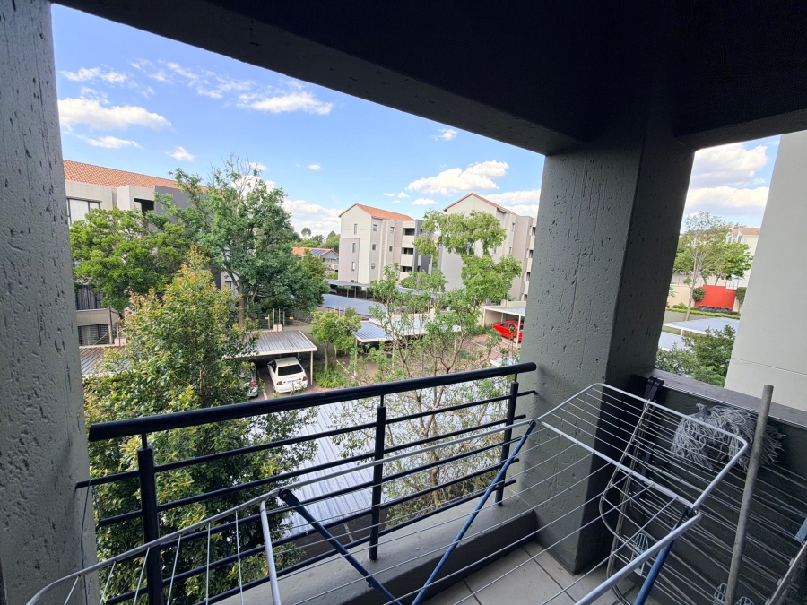 To Let 2 Bedroom Property for Rent in Lonehill Gauteng