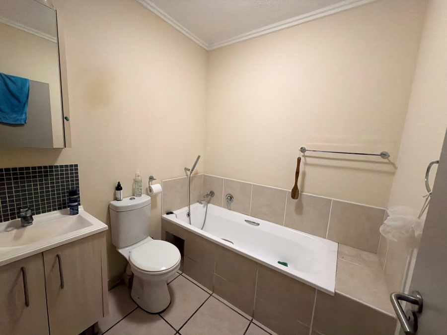 To Let 2 Bedroom Property for Rent in Lonehill Gauteng