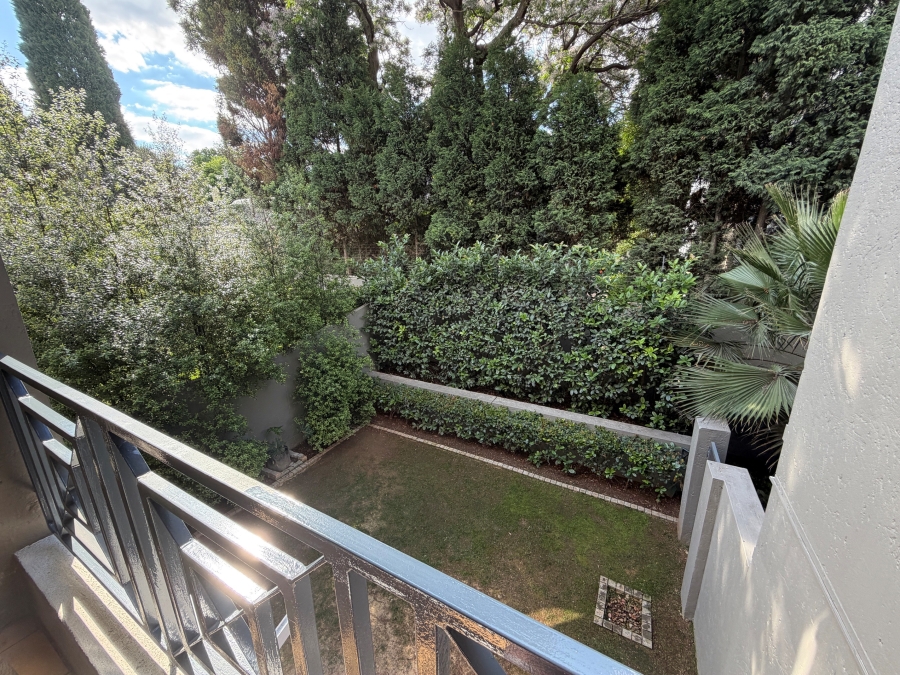 To Let 2 Bedroom Property for Rent in Melrose North Gauteng